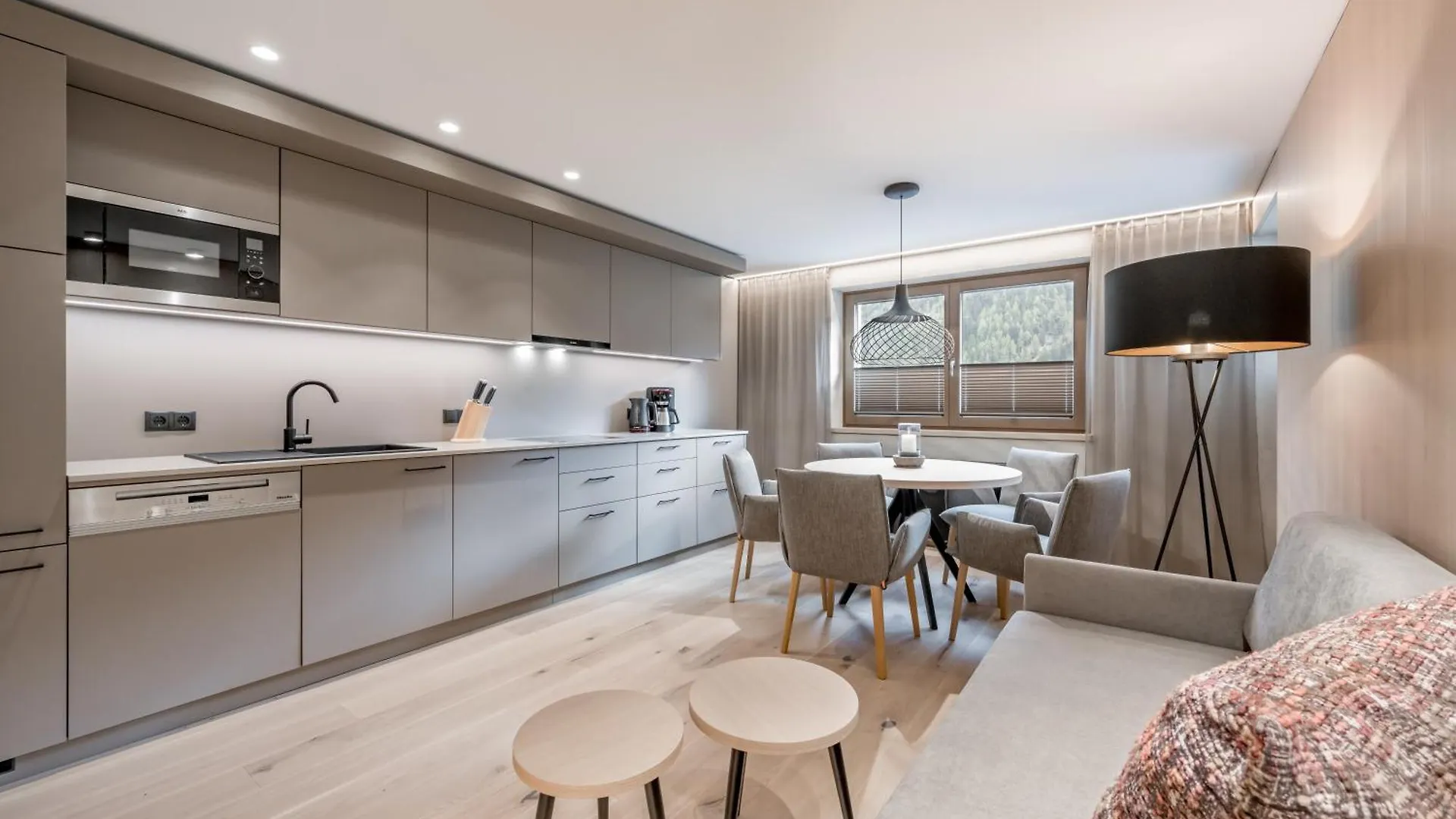 Apart Seldon Solden